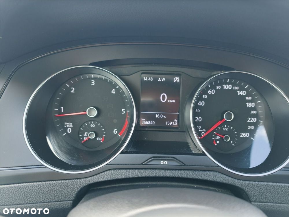Volkswagen Passat - 26