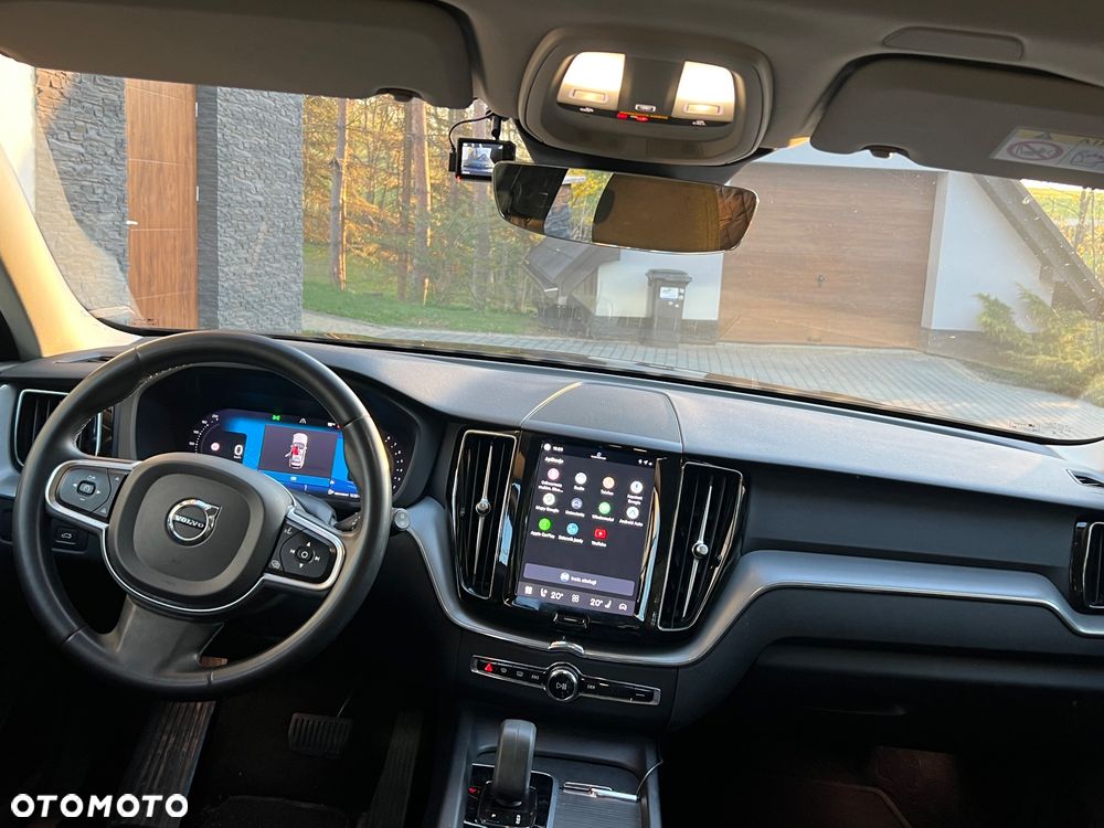 Volvo XC 60 B4 B Momentum - 10