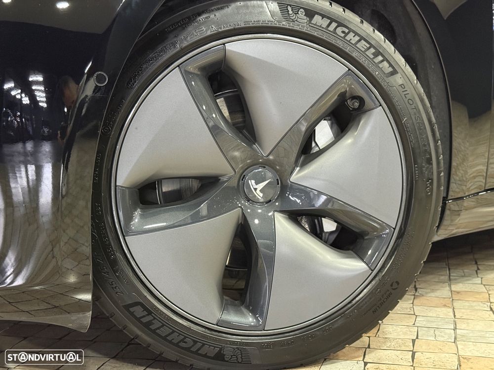 Tesla Model 3 Long-Range Dual Motor AWD - 11