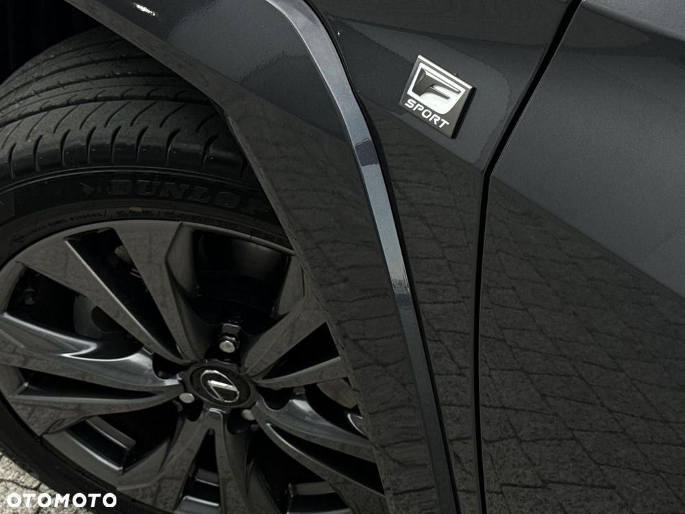 Lexus UX - 29