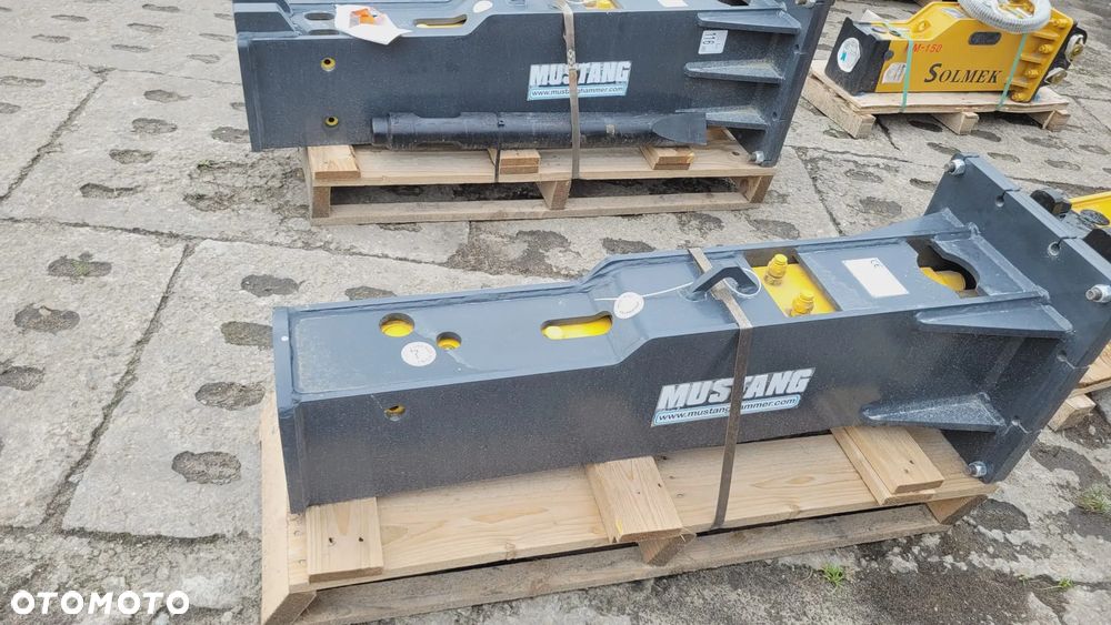 Młot wyburzeniowy hydrauliczny HM 702 Mustang - 1