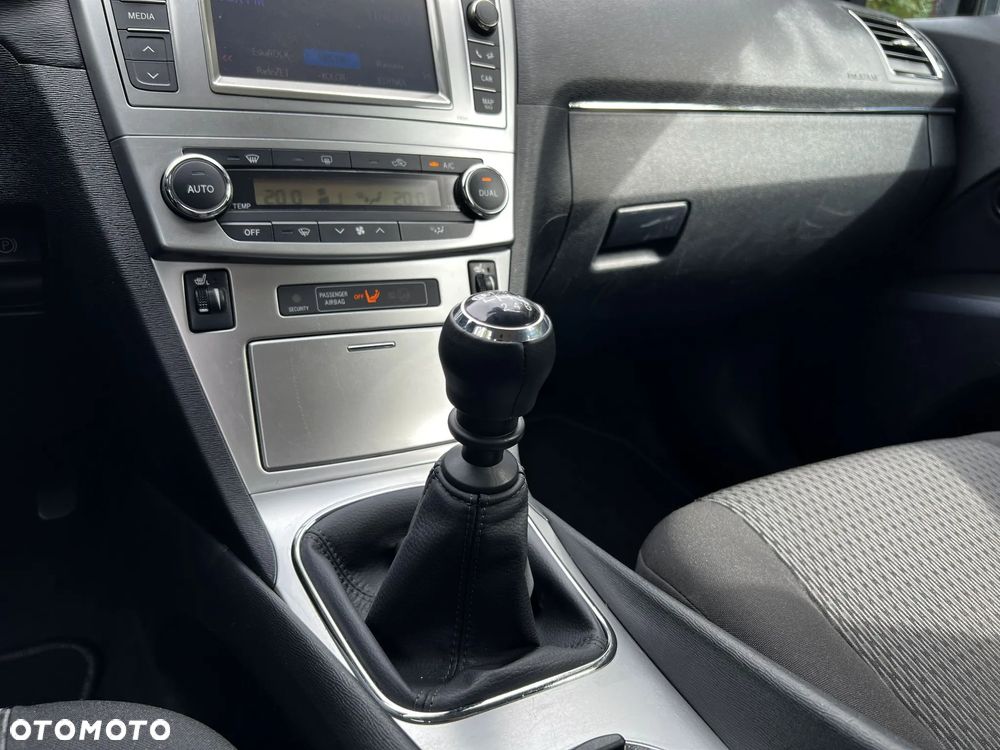 Toyota Avensis 1.8 Business Edition - 30