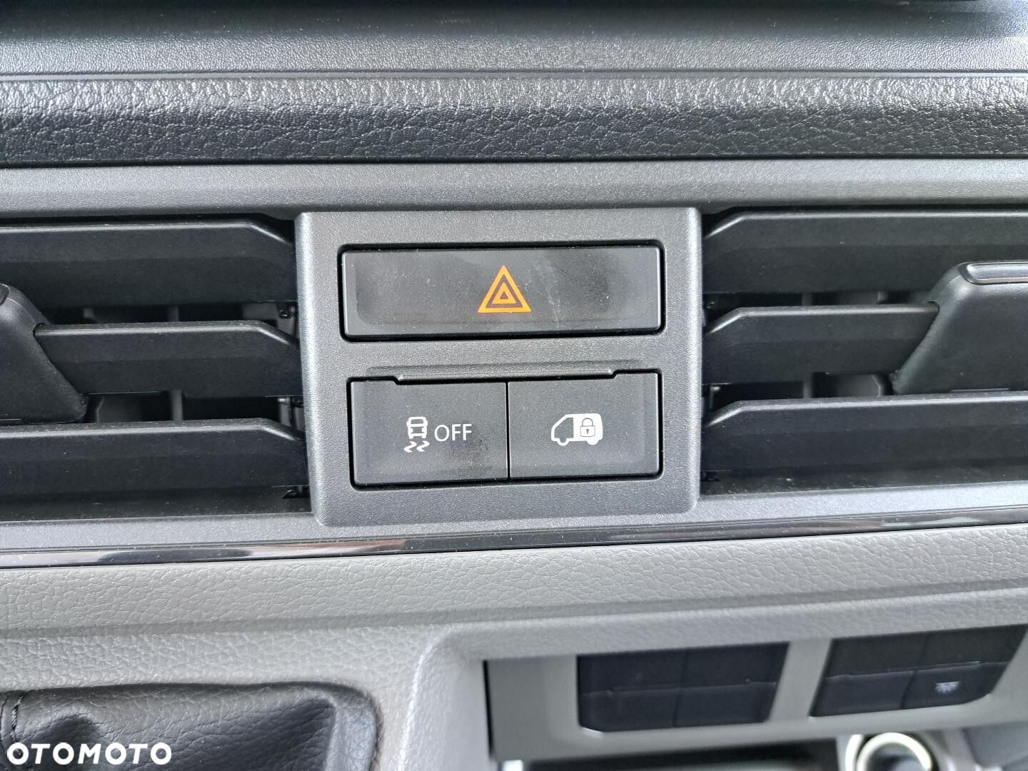 Volkswagen Crafter 35 furgon 140KM 3640 - 25