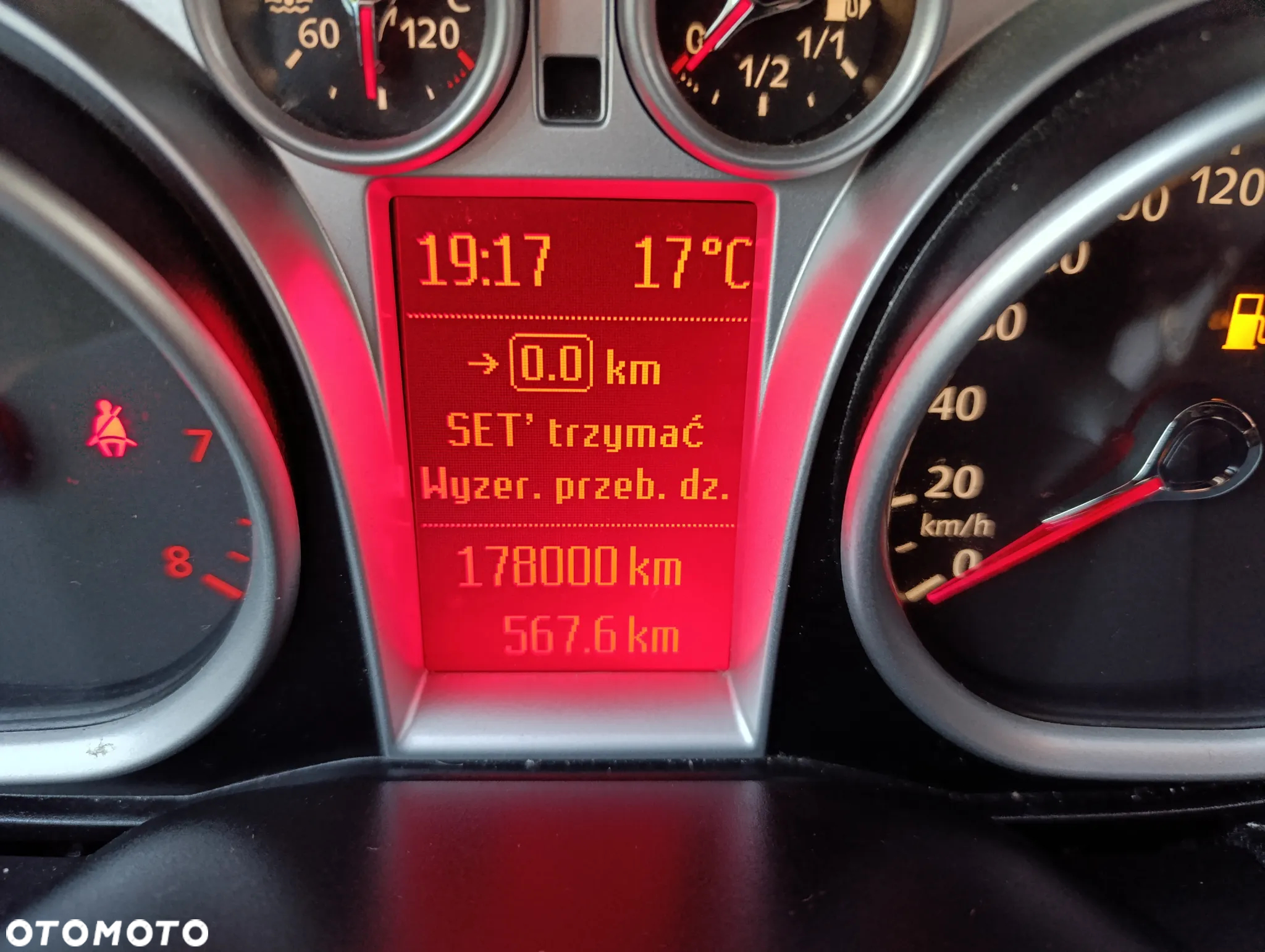 Ford C-MAX 1.8 Titanium - 26