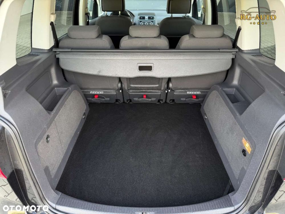 Volkswagen Touran - 28