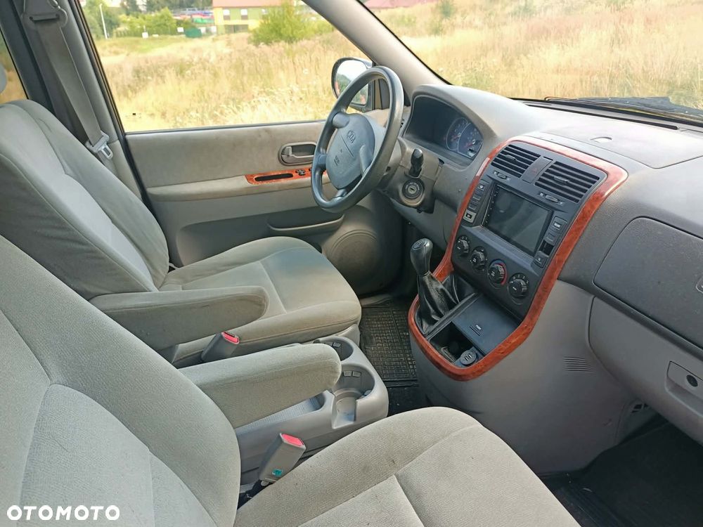 Kia Carnival - 4