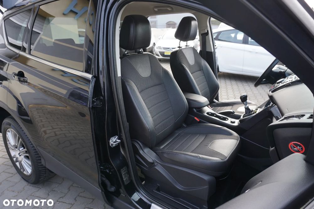 Ford Kuga 2.0 TDCi 2x4 Titanium - 27