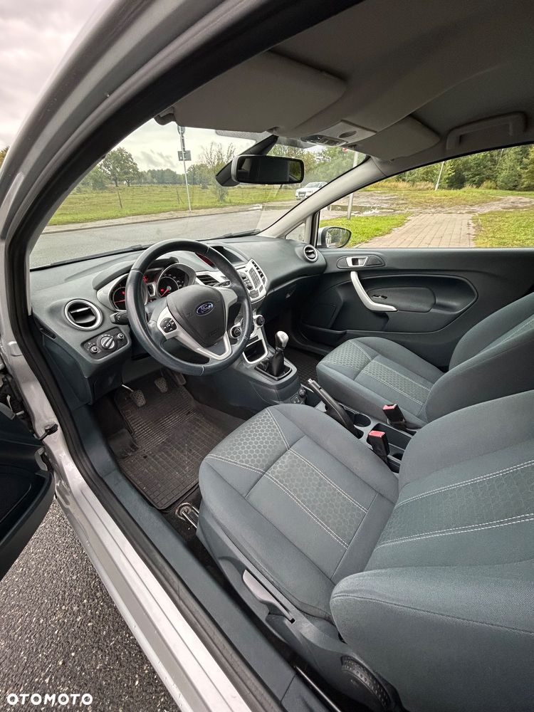 Ford Fiesta 1.4 TDCi Ambiente - 17