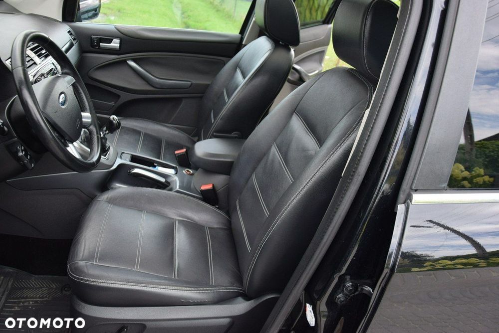 Ford Kuga 2.0 TDCi 2x4 Titanium - 28