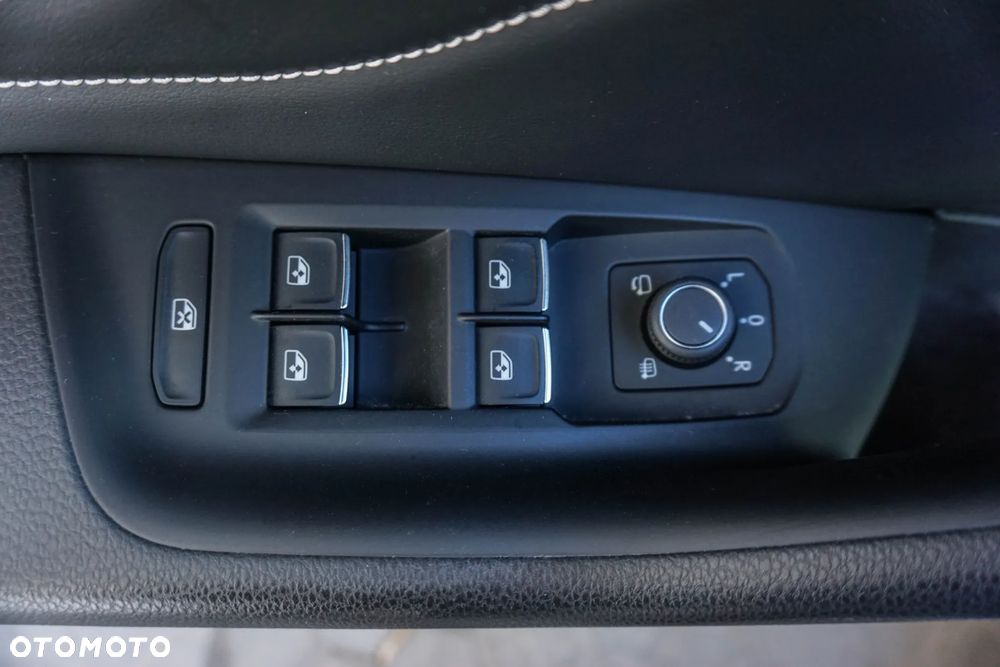 Volkswagen Passat - 22