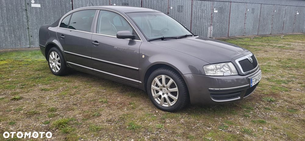 Skoda Superb - 1