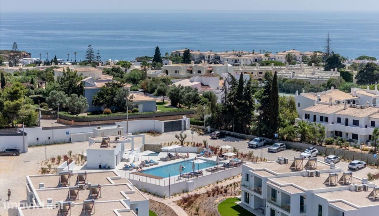 Apartamento T2, condomínio privado, para venda, em Carvoeiro, Algarve - Grande imagem: 2/34