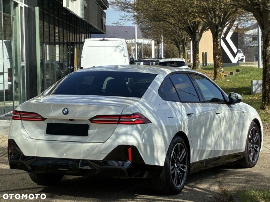 BMW Seria 5 520i mHEV M Sport - 5