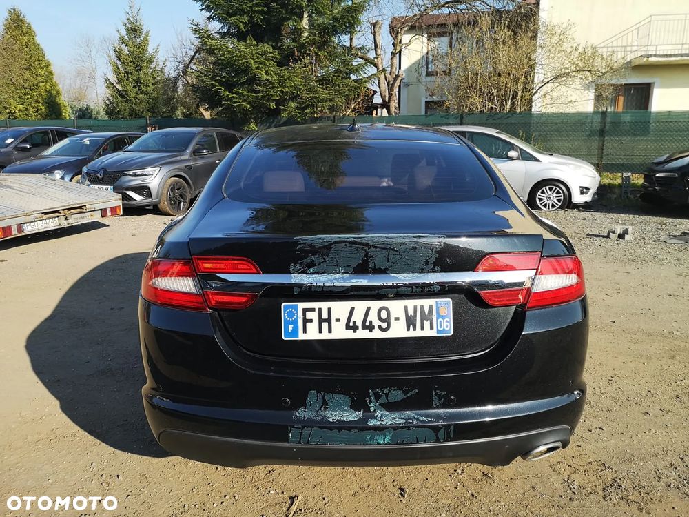 Jaguar XF 2.2 D Premium Luxury - 7