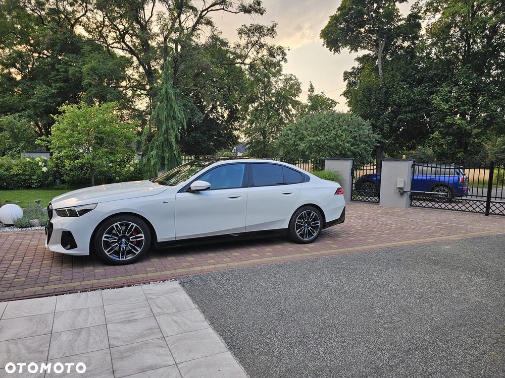 BMW Seria 5 520d xDrive - 4