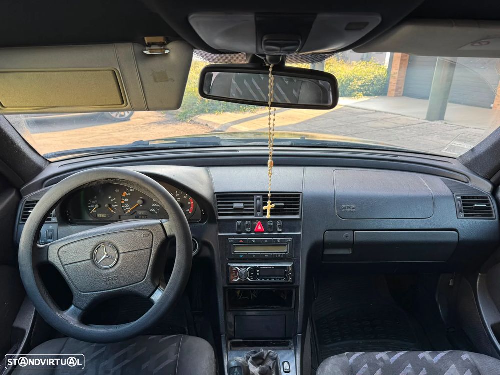 Mercedes-Benz C 200 - 4
