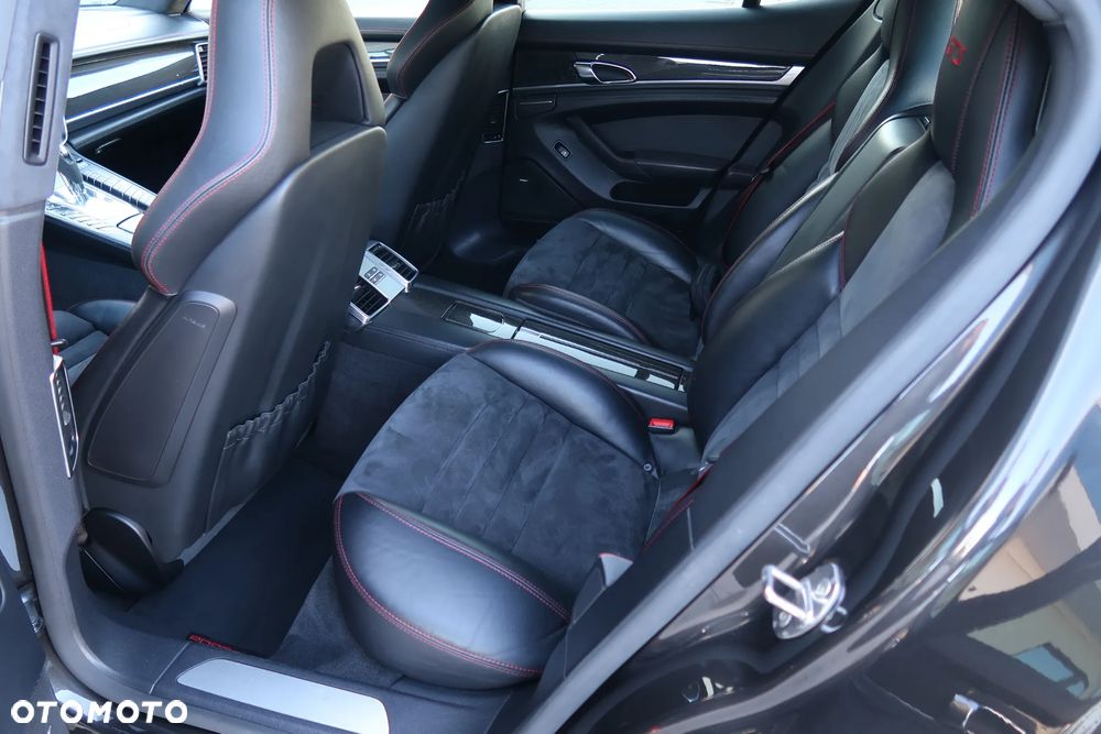Porsche Panamera GTS - 26