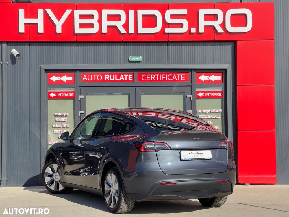 Tesla Model Y - 6