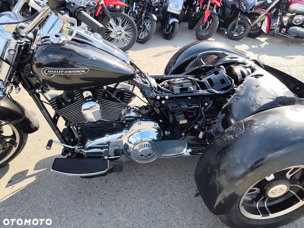 Harley-Davidson FLHTCU Ultra - 22