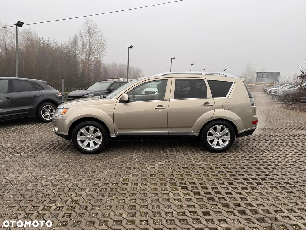 Mitsubishi Outlander 2.0 DID Instyle - 4