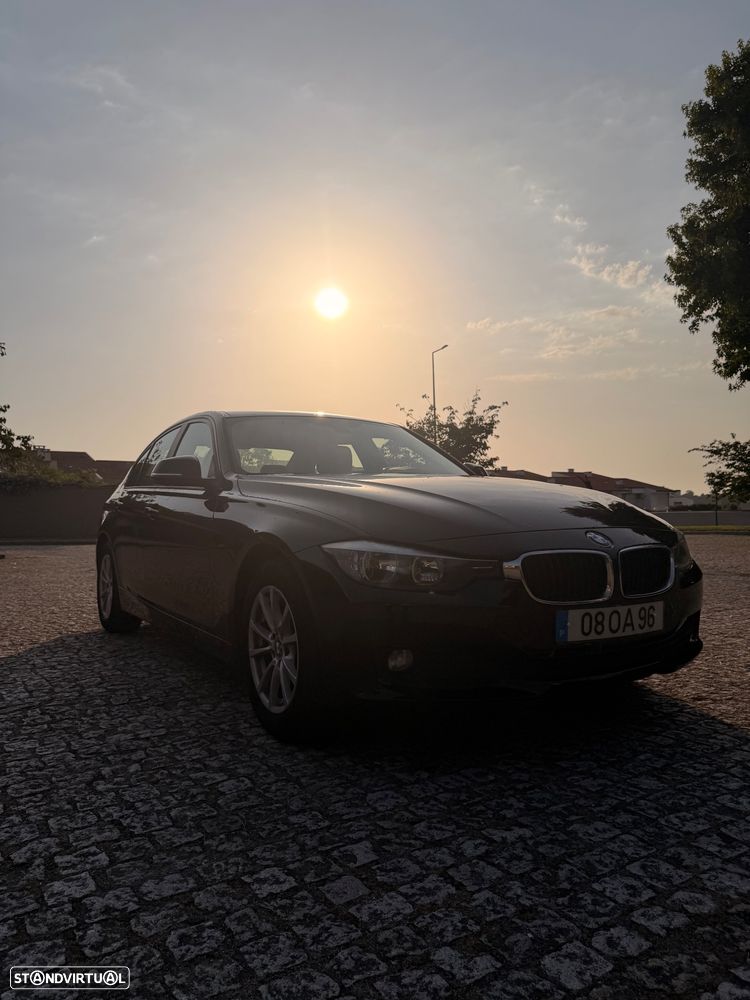 BMW 318 d Auto - 12