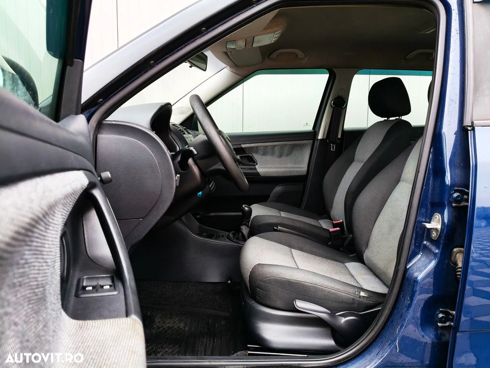 Skoda Fabia 1.2 HTP Active Green tec - 20