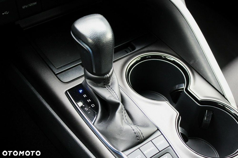 Toyota Camry 2.5 Hybrid Comfort CVT - 20