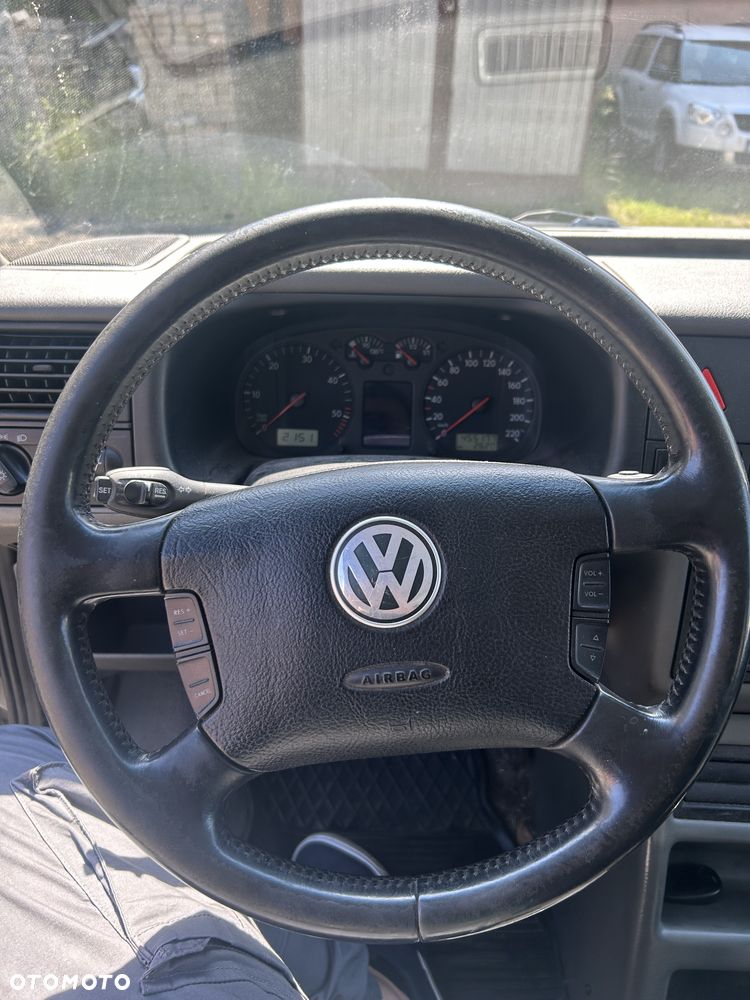 Volkswagen Multivan - 20