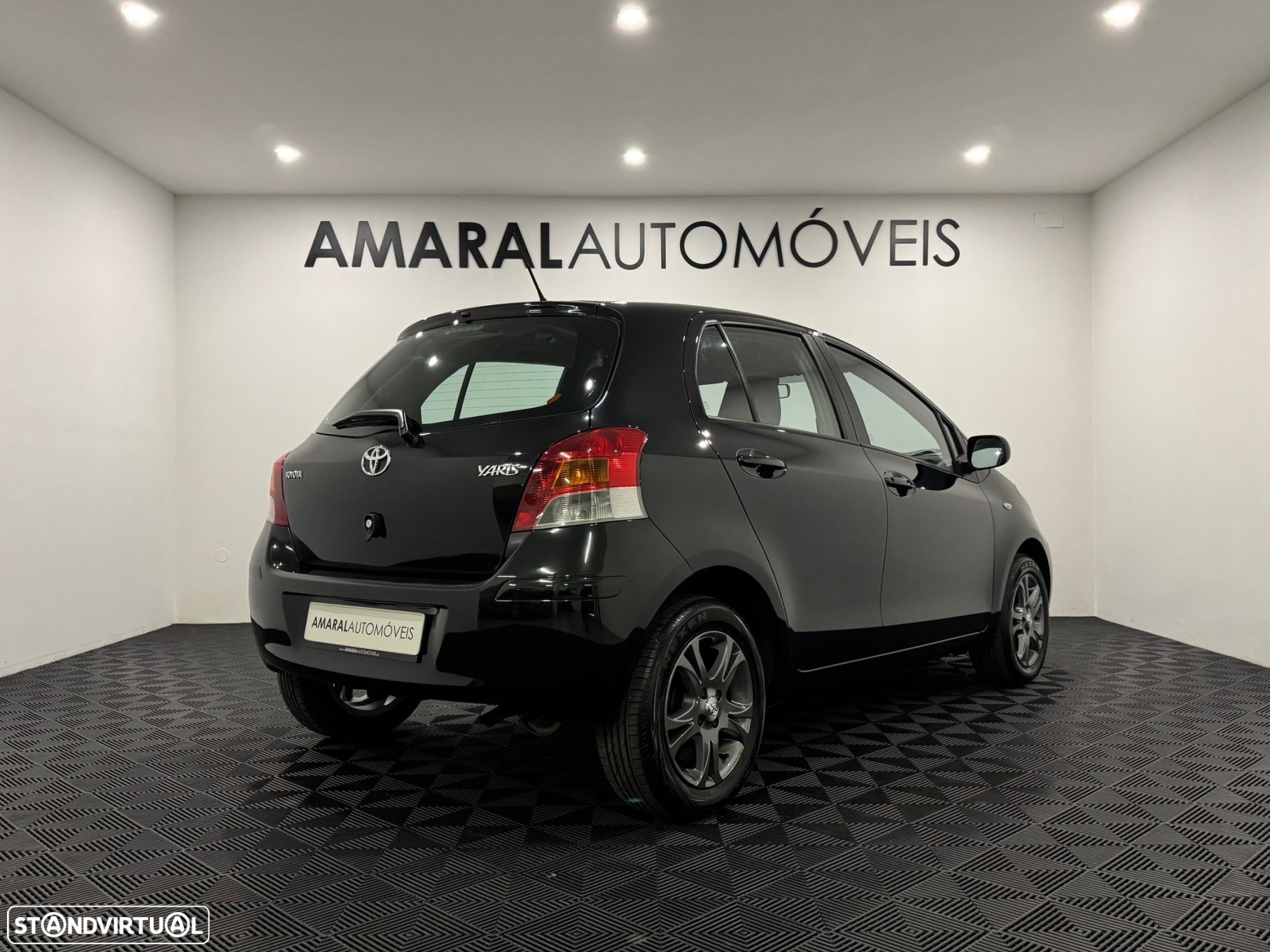 Toyota Yaris 1.0 VVT-i AC - 4