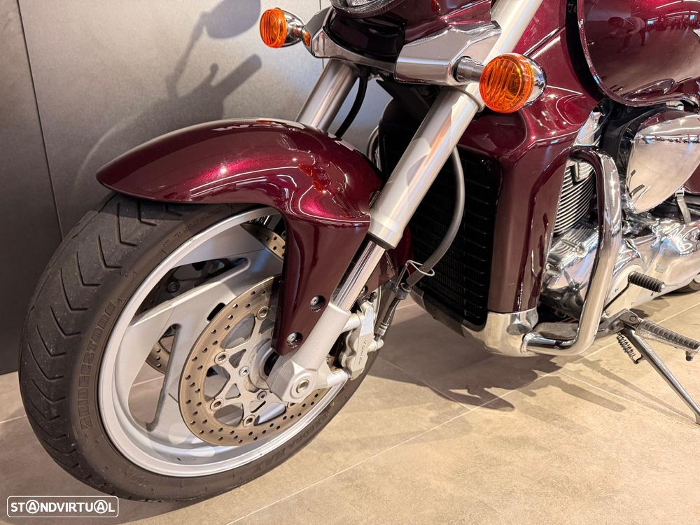 Suzuki Intruder - 7