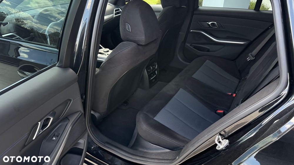 BMW Seria 3 330i xDrive M Sport sport - 19