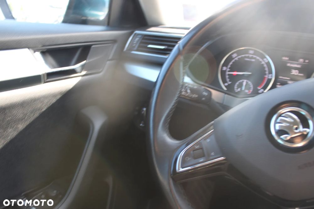 Skoda Superb 2.0 TDI Ambition DSG7 - 34