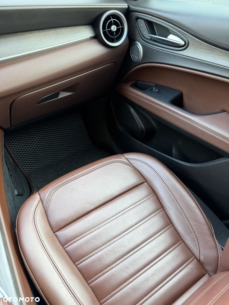 Alfa Romeo Stelvio 2.0 Turbo TI Q4 - 28