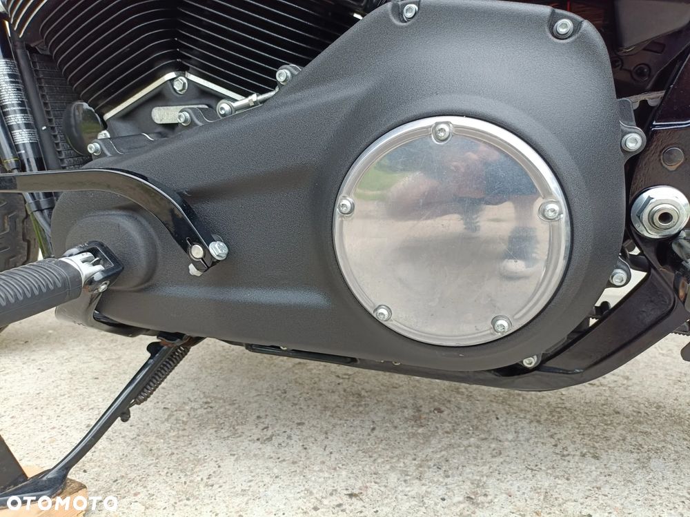 Harley-Davidson Softail Street Bob - 34