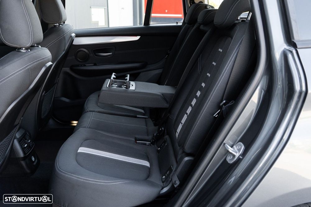 BMW 216 Gran Tourer d Line Sport - 32