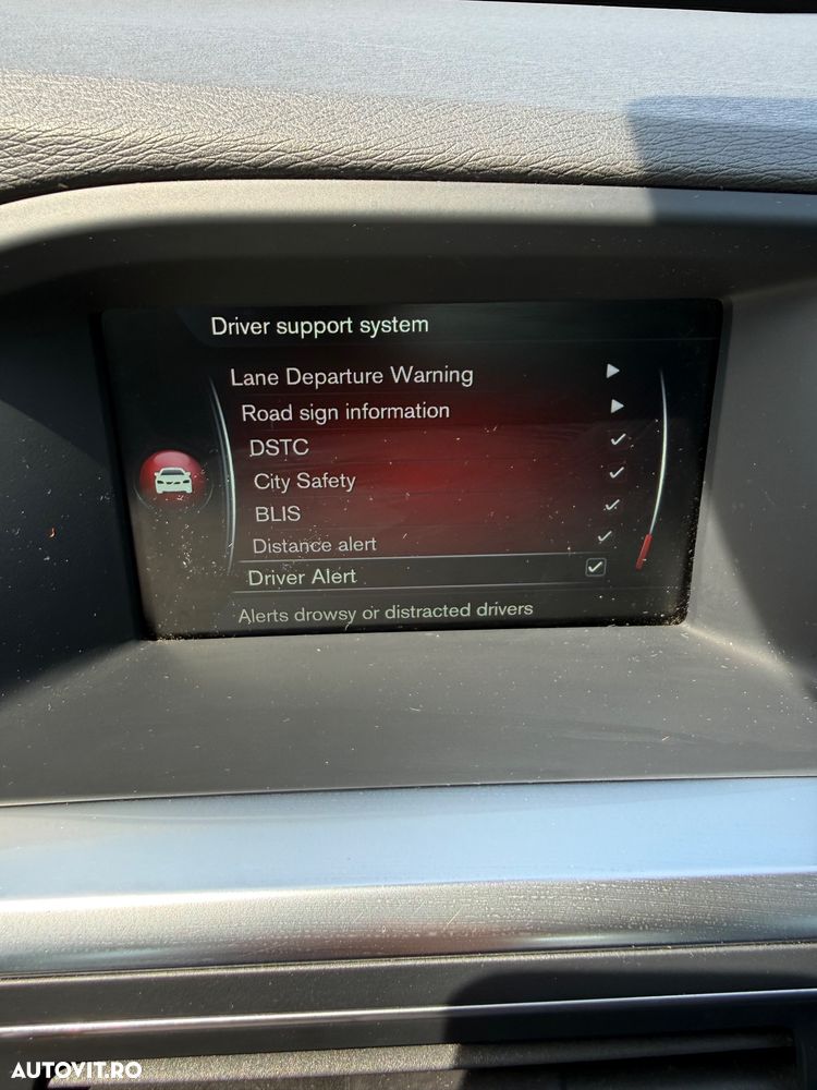 Volvo V60 D6 Plug-In-Hybrid AWD Geartronic Momentum - 25