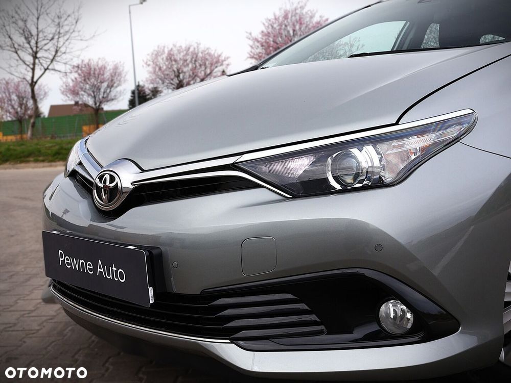 Toyota Auris 1.6 Premium Comfort - 4