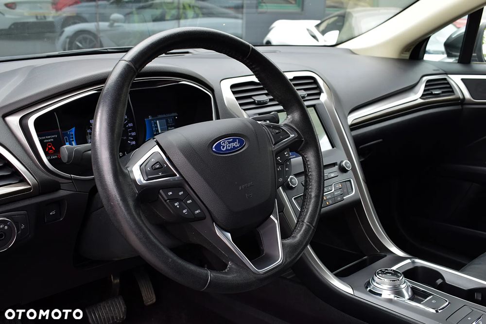Ford Fusion 2.0 EcoBoost Titanium - 4