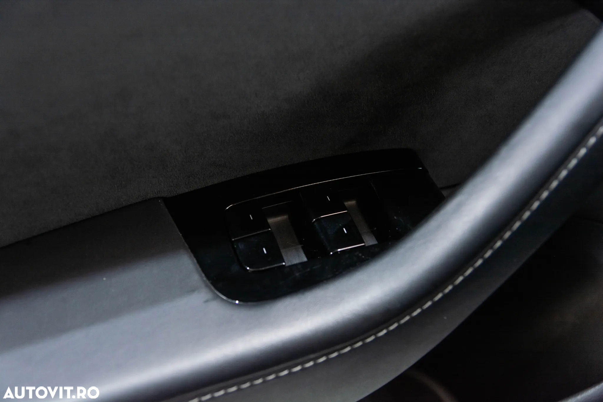 Tesla Model 3 Long Range - 29