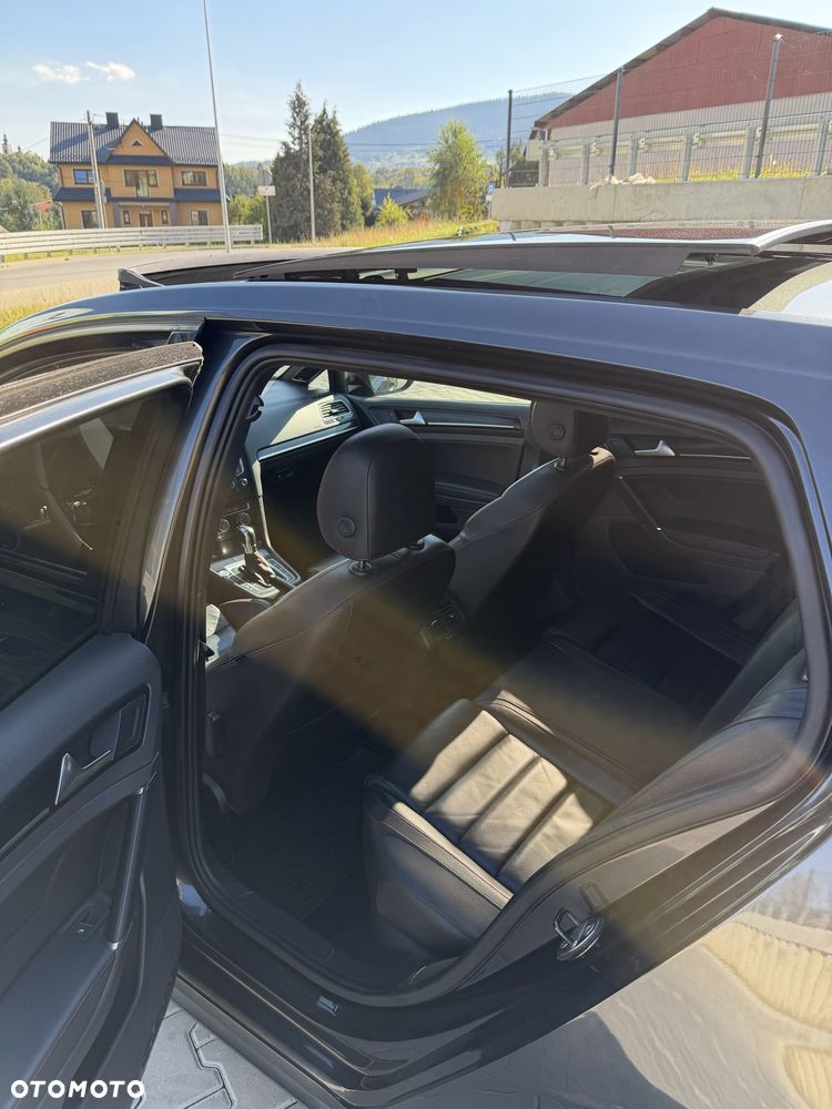Volkswagen Golf - 8