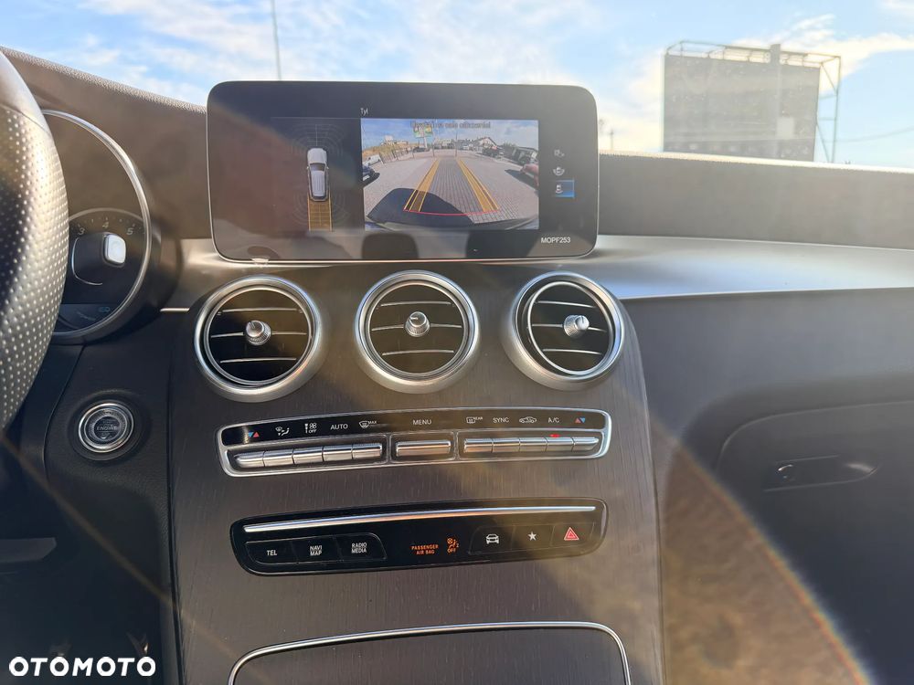 Mercedes-Benz GLC 200 4Matic 9G-TRONIC AMG Line - 27