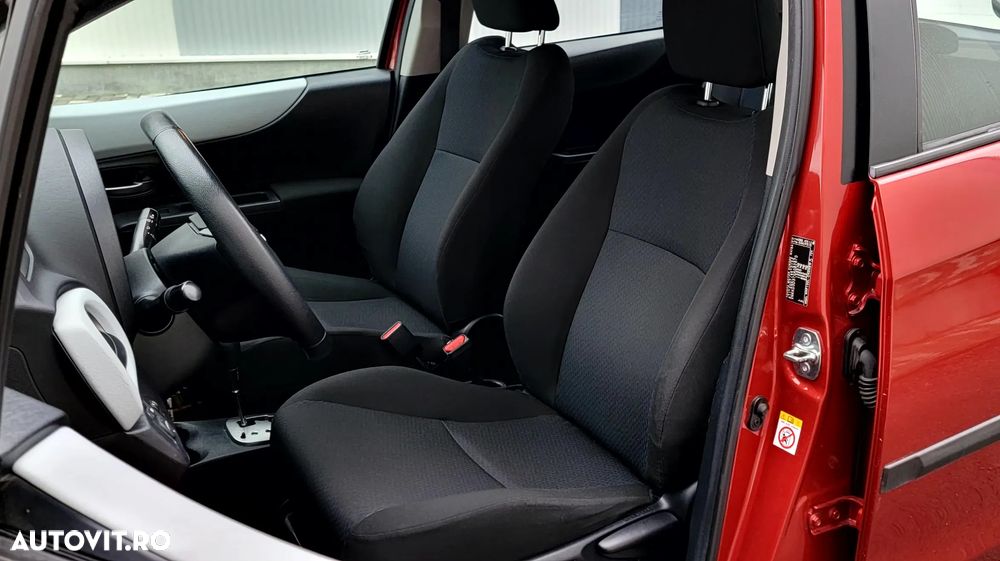 Toyota Yaris 1.5 VVT-i HSD Luna - 16