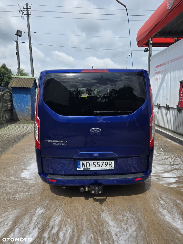 Ford Tourneo Custom - 10
