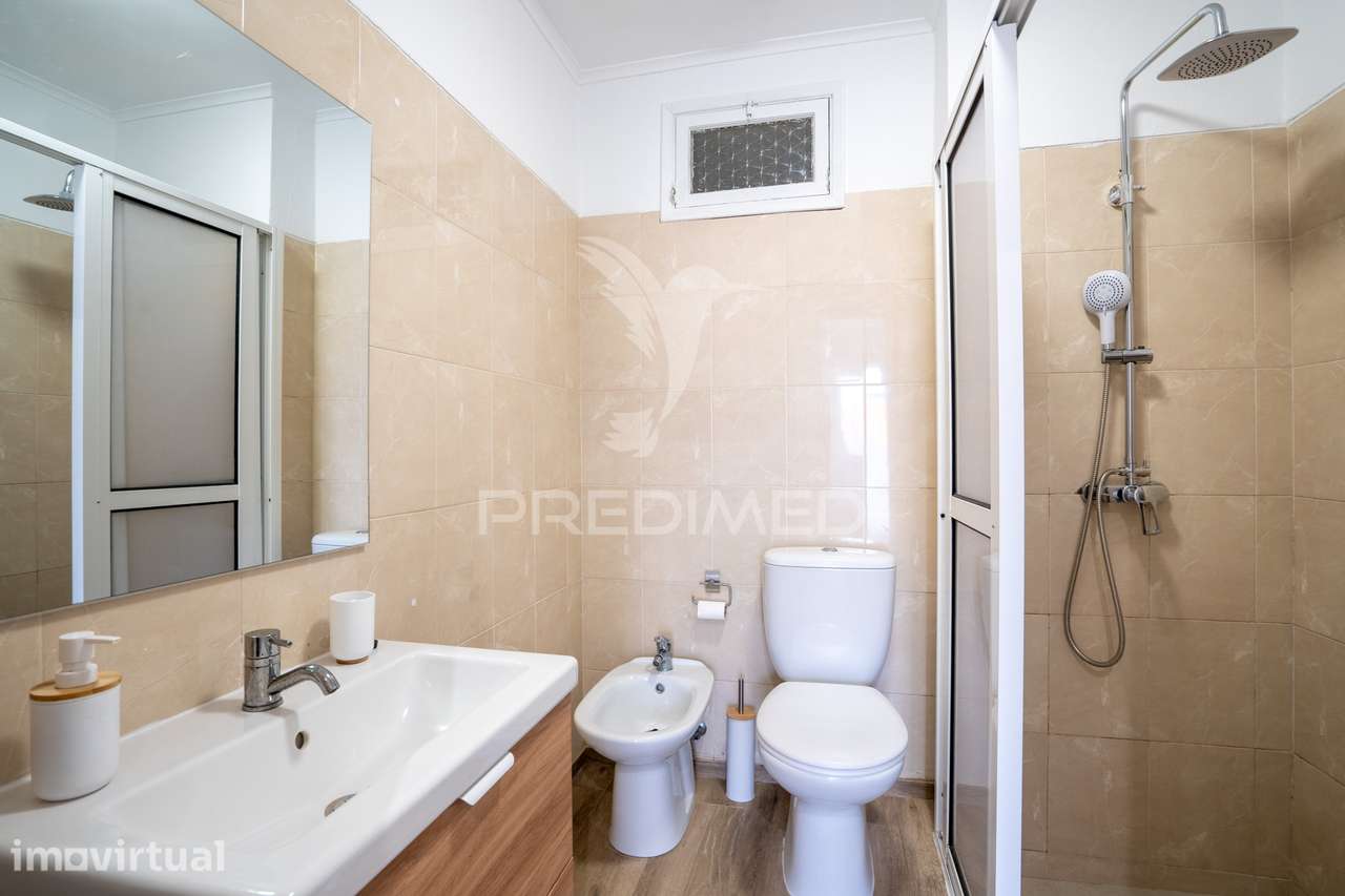 Andar de Moradia T2 com Entrada Privativa – Santo António - Grande imagem: 4/14