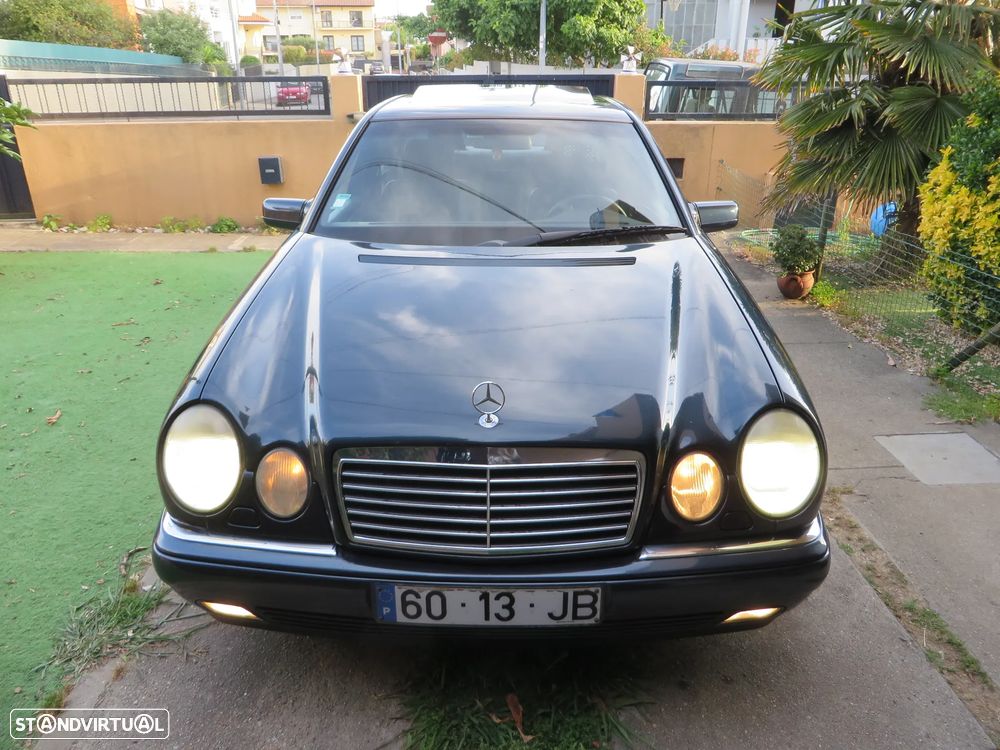 Mercedes-Benz E 250 TD Classic - 3