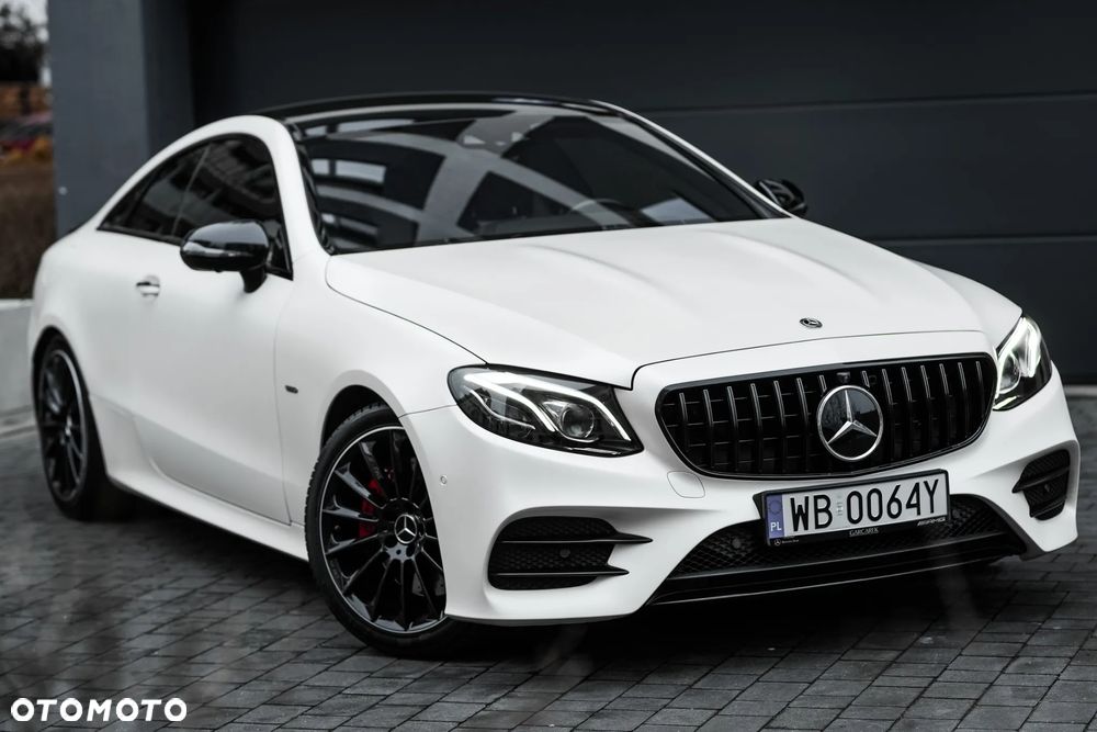 Mercedes-Benz Klasa E 400 4Matic 9G-TRONIC AMG Line - 1