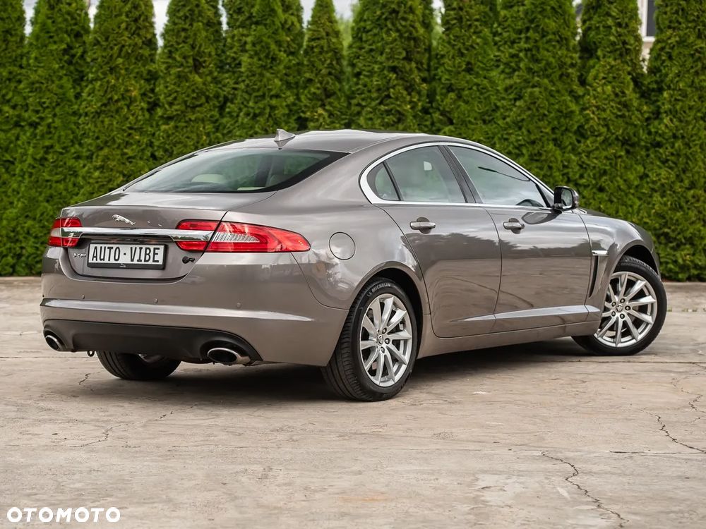 Jaguar XF - 13