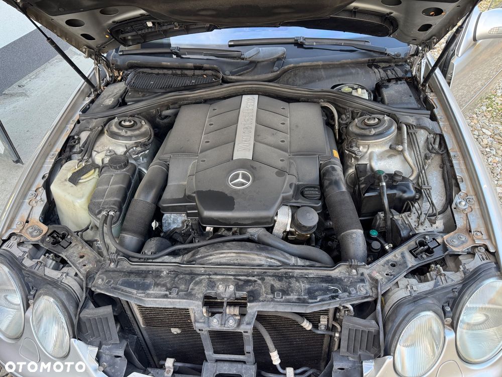 Mercedes-Benz CL - 33