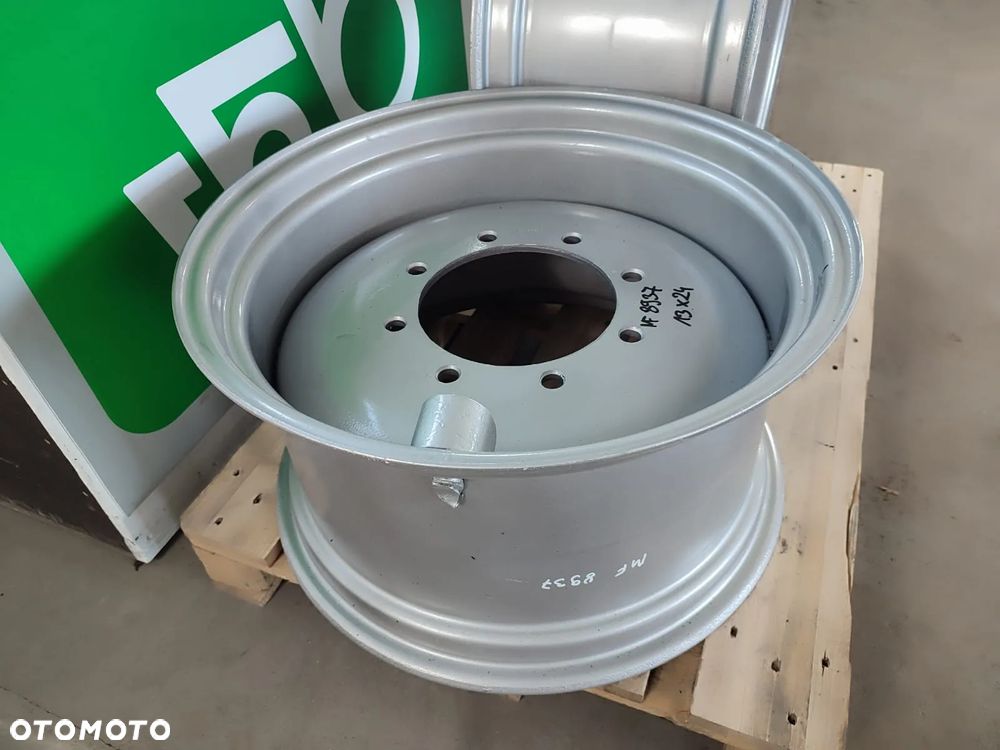 Felga 13x24 MASSEY FERGUSON 8937 - 9