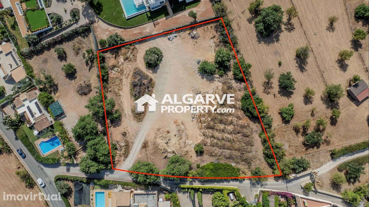 Terreno para construção com projeto aprovado para moradia V5 de estilo - Grande imagem: 2/12